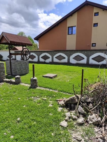 Casă individuală cu 5 camere cu Canalizare în Balș