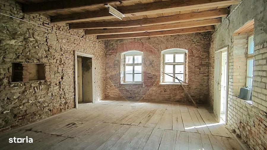 Casă cu 4 camere cu Teren 1694 Mp în Biertan