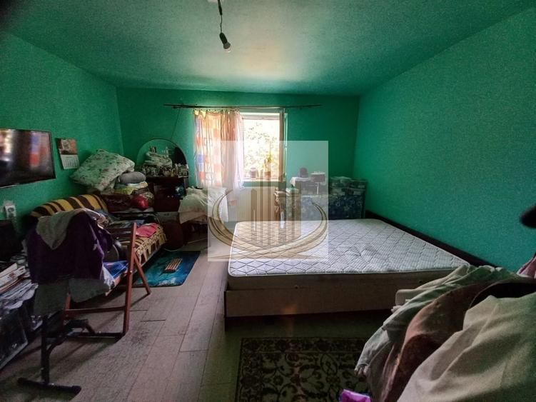 Casă individuală cu 3 camere cu Canalizare în Plopi