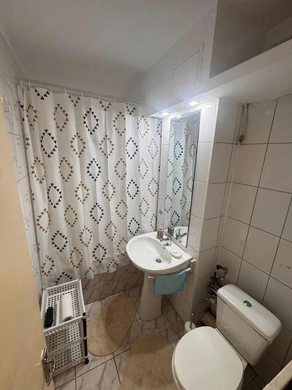 Garsonieră decomandată, mobilată în Baba Novac