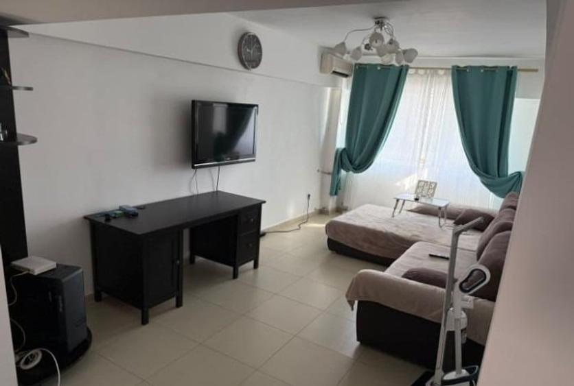 Apartament cu 3 camere decomandat în Dristor