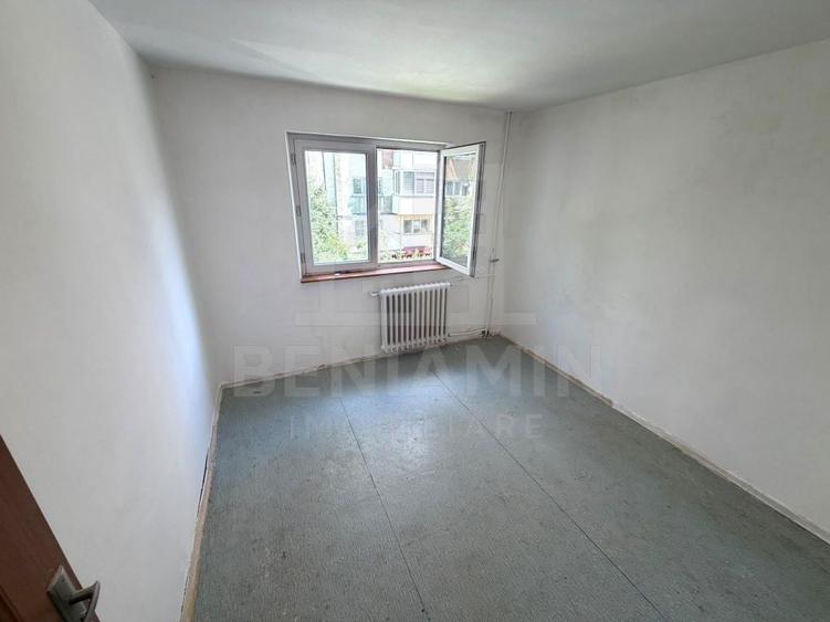 Apartament cu 2 camere semidecomandat în Est