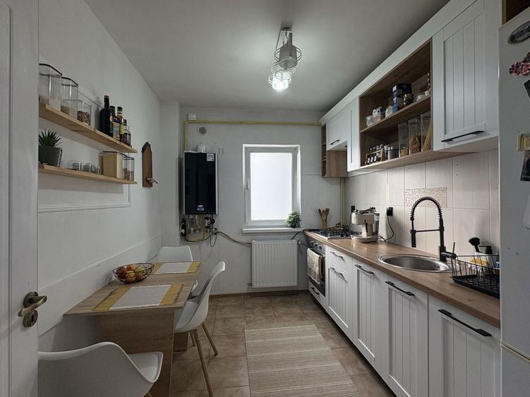 Apartament cu 2 camere decomandat în Valea Adâncă