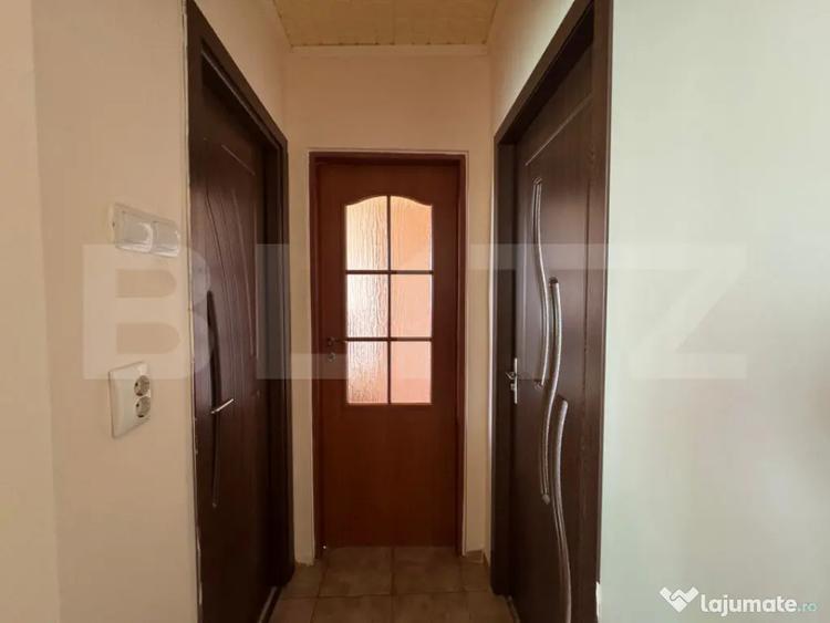 Apartament cu 3 camere semidecomandat în Central
