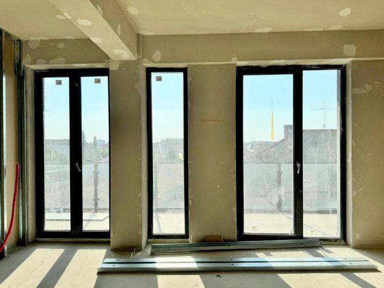 Birou, de 210 mp, în Central