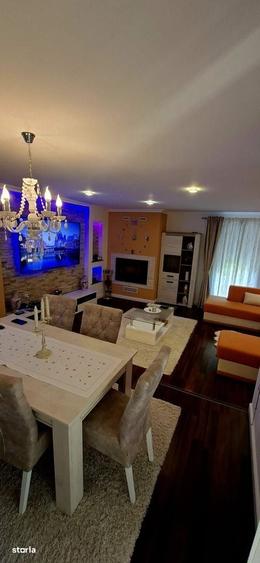 Casă cu 4 camere în Ștefănești