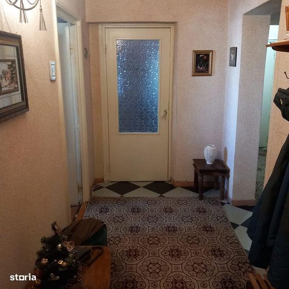 Apartament cu 3 camere decomandat în Hala Centrală