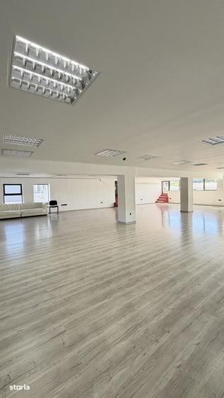 Spațiu comercial, de 180 mp, în Bârla
