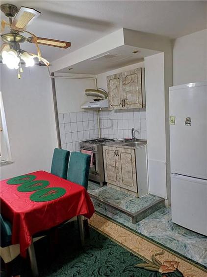 Apartament cu 3 camere semidecomandat, mobilat în Freidorf