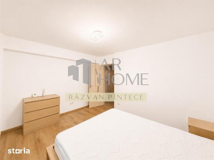 Apartament cu 3 camere decomandat în Democrației