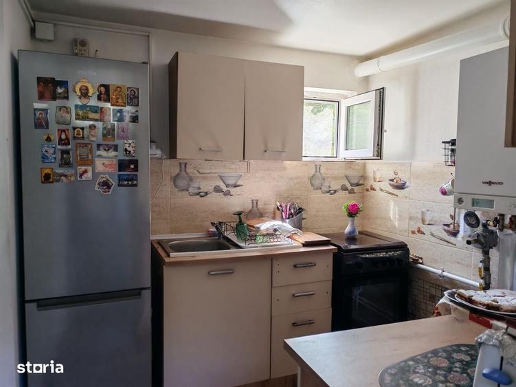 Casă cu 3 camere în Răzvad