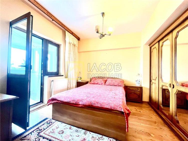 Apartament cu 3 camere decomandat în Central