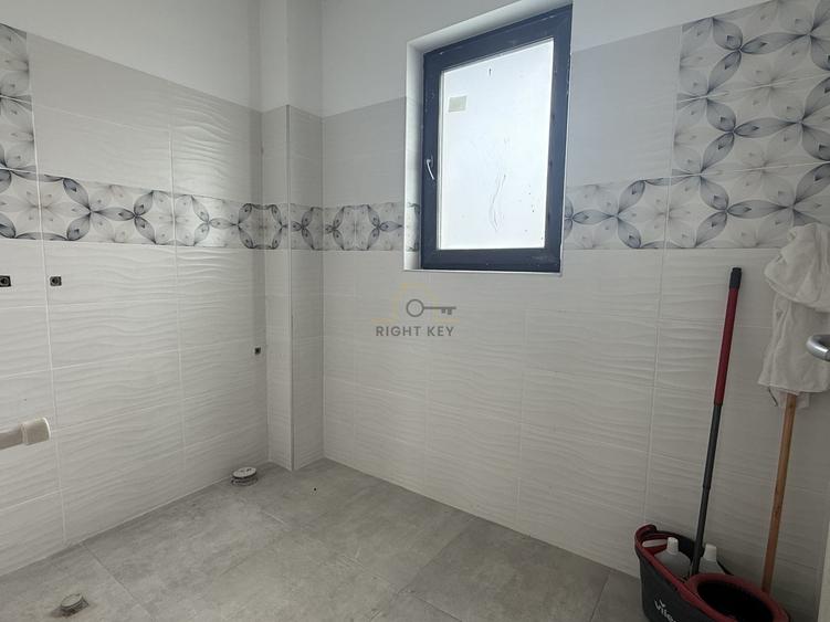 Casă individuală cu 4 camere cu Canalizare în Dragomirești-Vale