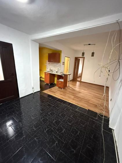 Casă individuală cu 4 camere cu Canalizare în Bd. Coșbuc
