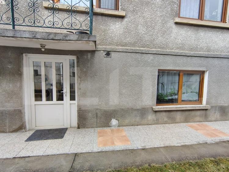 Casă individuală cu 3 camere cu Canalizare în Baciu