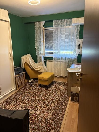 Apartament cu 3 camere decomandat în Aviației