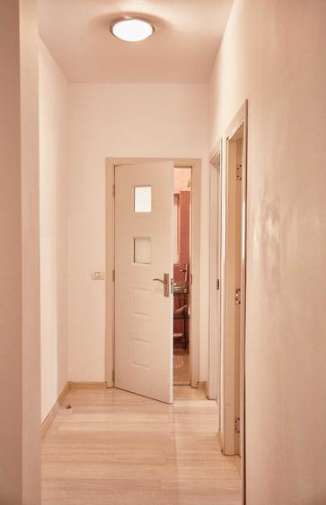Apartament cu 4 camere decomandat în Faleza Nord