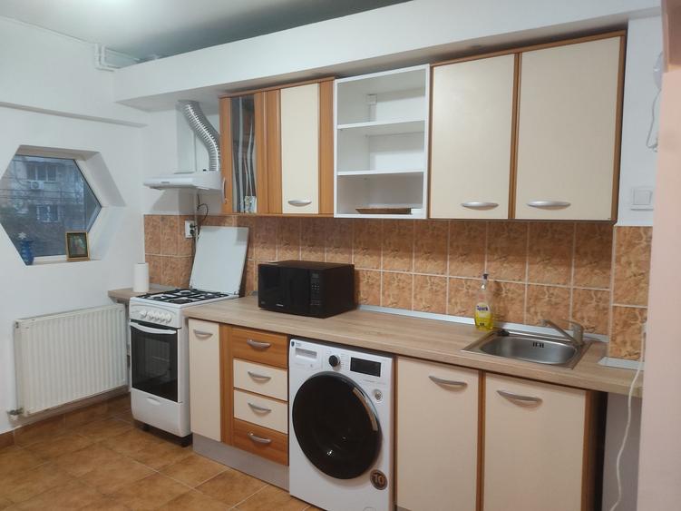 Apartament cu 2 camere decomandat în Pielești