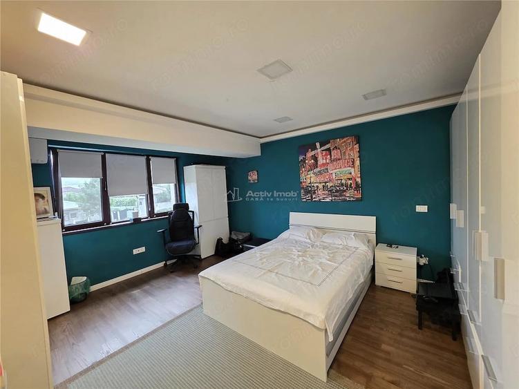 Casă cu 10 camere cu Teren 620 Mp în Mogoșoaia