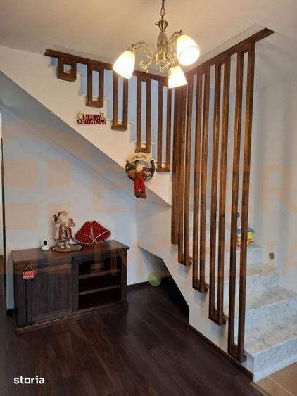 Casă cu 5 camere cu Teren 281 Mp în Valu lui Traian