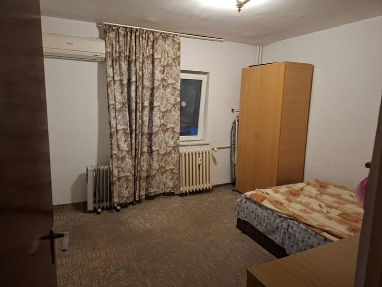 Apartament cu 3 camere decomandat, mobilat în Lujerului