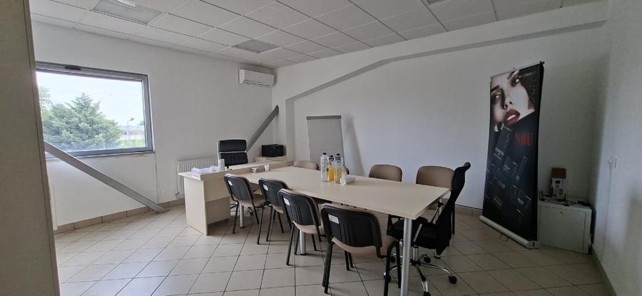 Spațiu industrial, de 395 mp, în Est