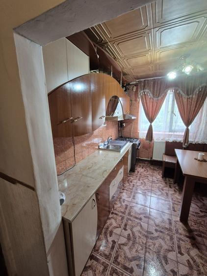 Apartament cu 2 camere semidecomandat în Croitori