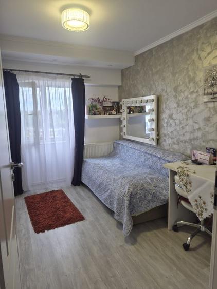 Apartament cu 3 camere decomandat, mobilat în Tomis III