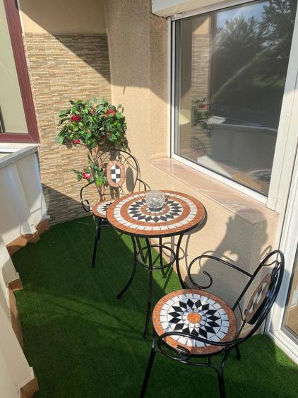 Apartament cu 2 camere decomandat în Florilor