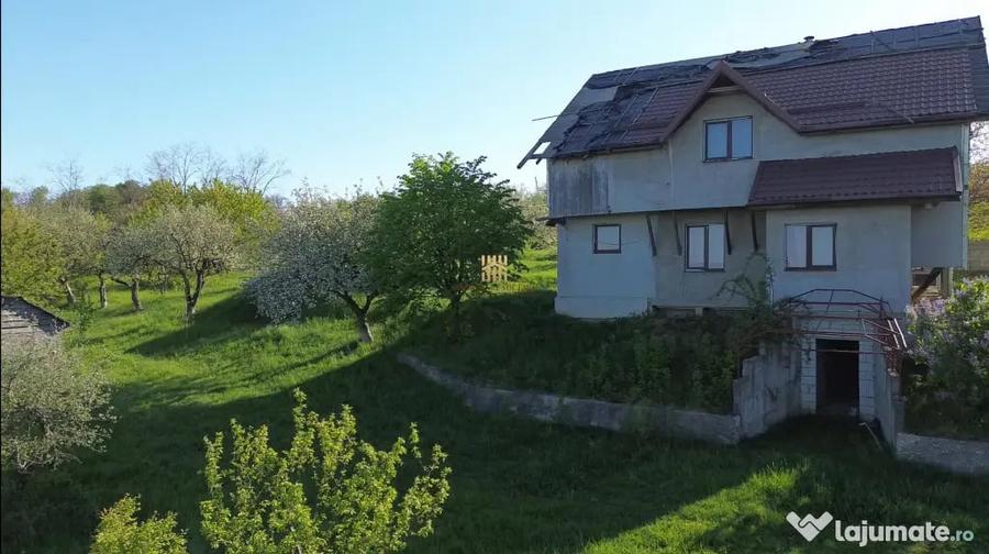 Teren de 4863 mp, în Adâncata