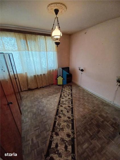 Apartament cu 2 camere semidecomandat în Școlilor