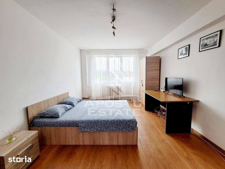 Apartament cu 3 camere, mobilat în Central