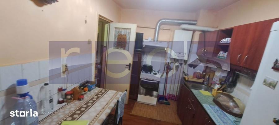 Apartament cu 4 camere decomandat în Ultracentral