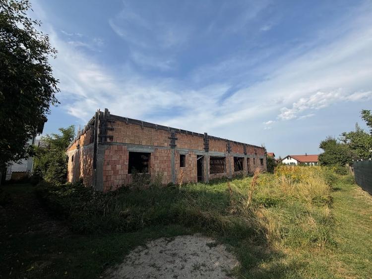 Duplex cu 4 camere cu Teren 350 Mp în Micești