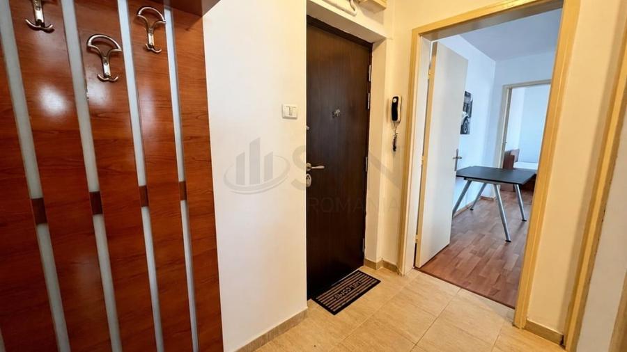 Apartament cu 2 camere semidecomandat, mobilat în Universitate