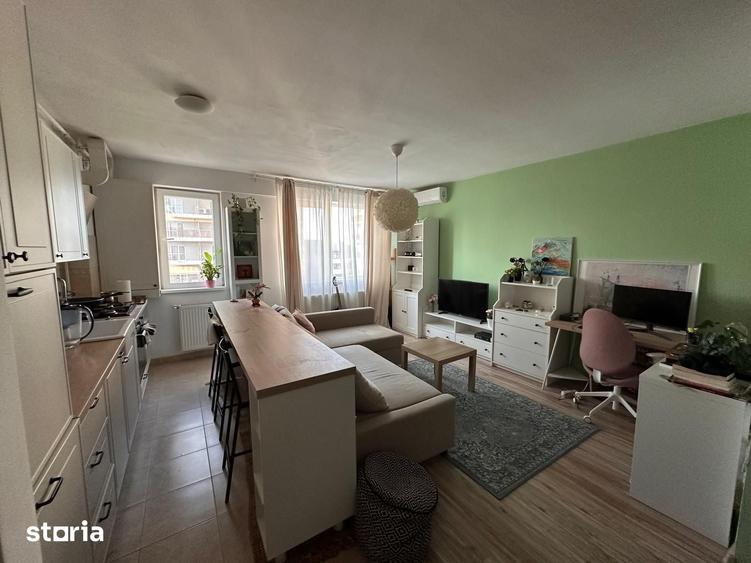 Apartament cu 2 camere decomandat în Ozana