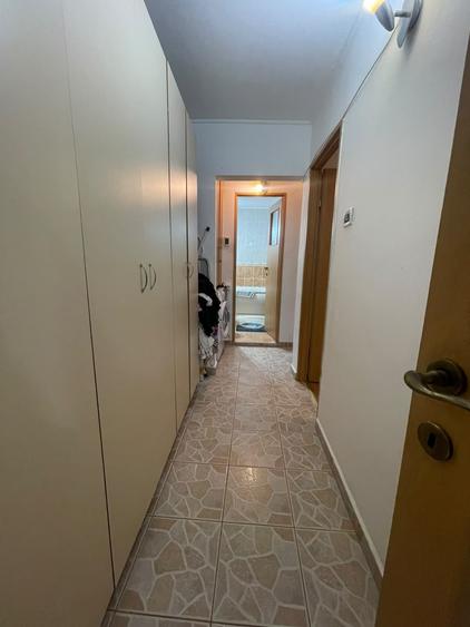 Apartament cu 3 camere decomandat în Canta