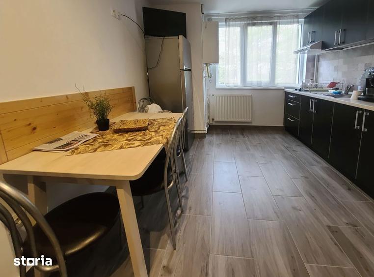 Apartament cu 2 camere semidecomandat în Aleea Carpați