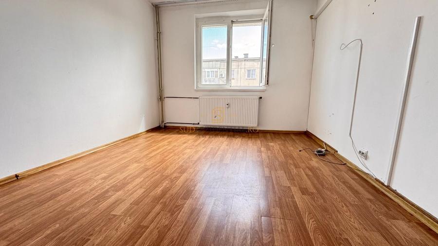 Apartament cu 3 camere decomandat în Rahova