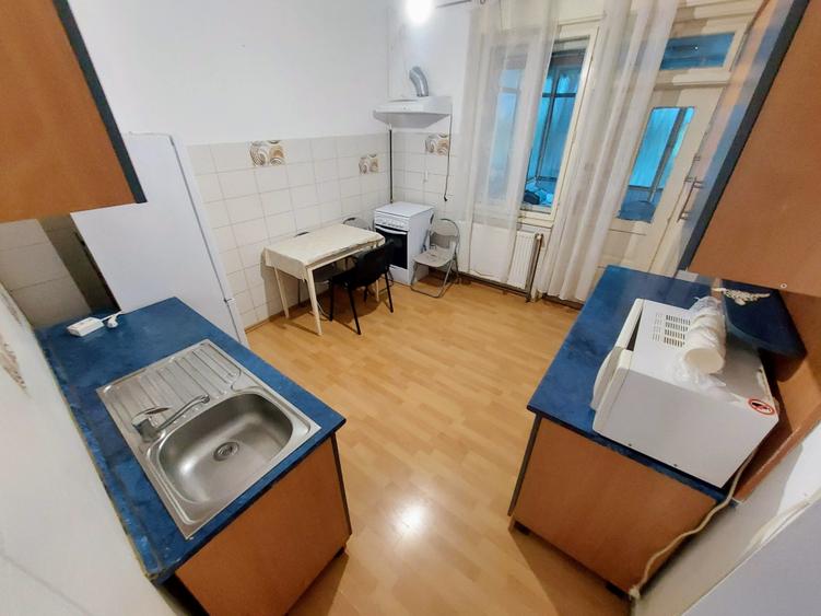 Apartament cu 3 camere decomandat în Zorilor