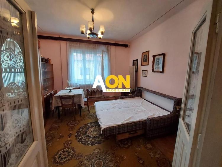 Casă individuală cu 5 camere cu Canalizare în Ciugud