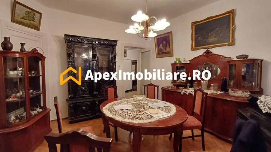 Apartament cu 4 camere circular, mobilat în Gara de Nord