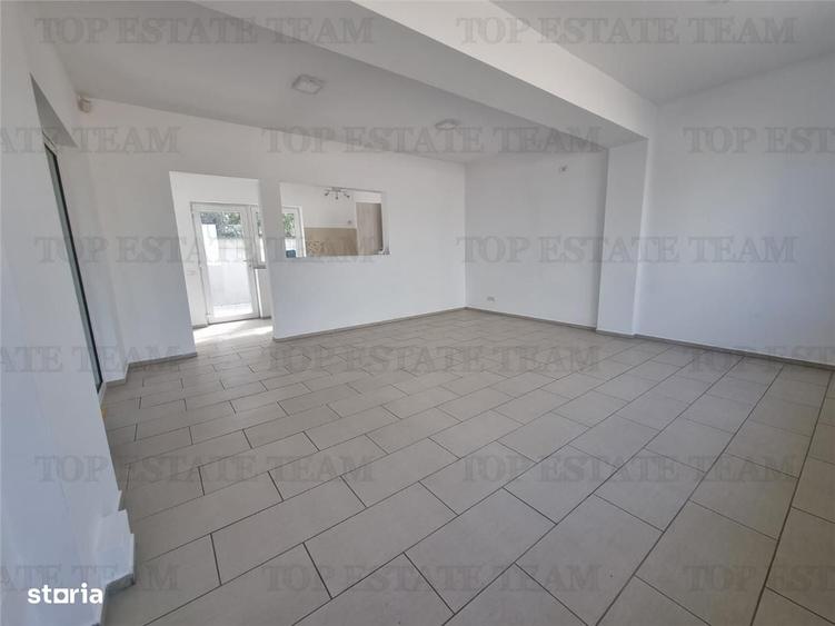 Casă cu 4 camere în Odăile
