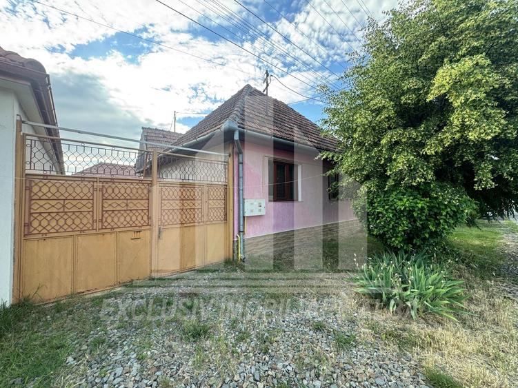 Casă individuală cu 4 camere cu Canalizare în Petrești
