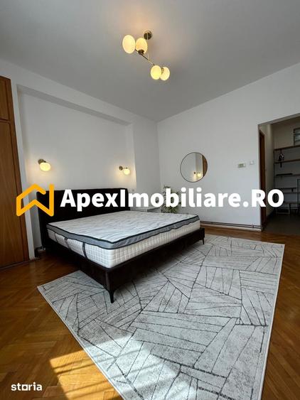 Apartament cu 3 camere semidecomandat în Eminescu
