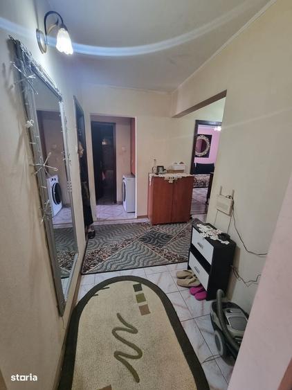Apartament cu 4 camere decomandat în Dacia