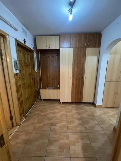 Apartament cu 2 camere decomandat în Nicolina