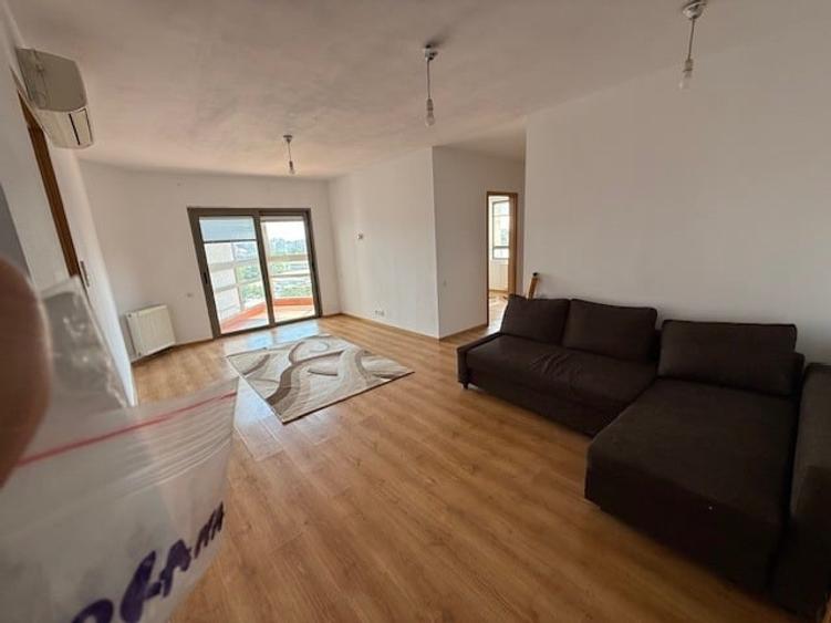 Apartament cu 3 camere semidecomandat în Doamna Ghica