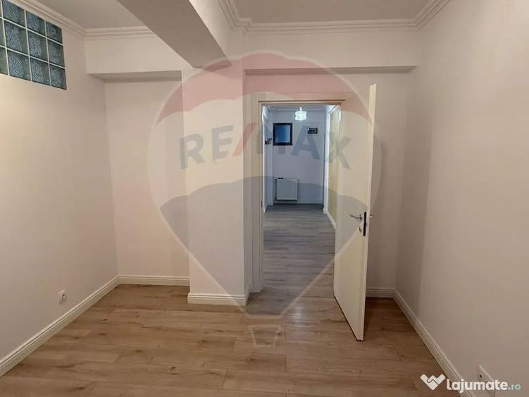 Apartament cu 3 camere decomandat în Aviației