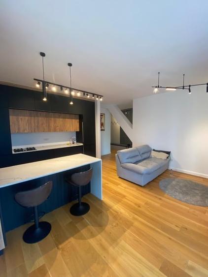 Apartament cu 2 camere decomandat, mobilat în Central